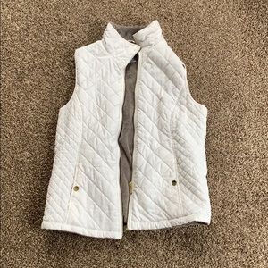 Lightly lined puffer vest